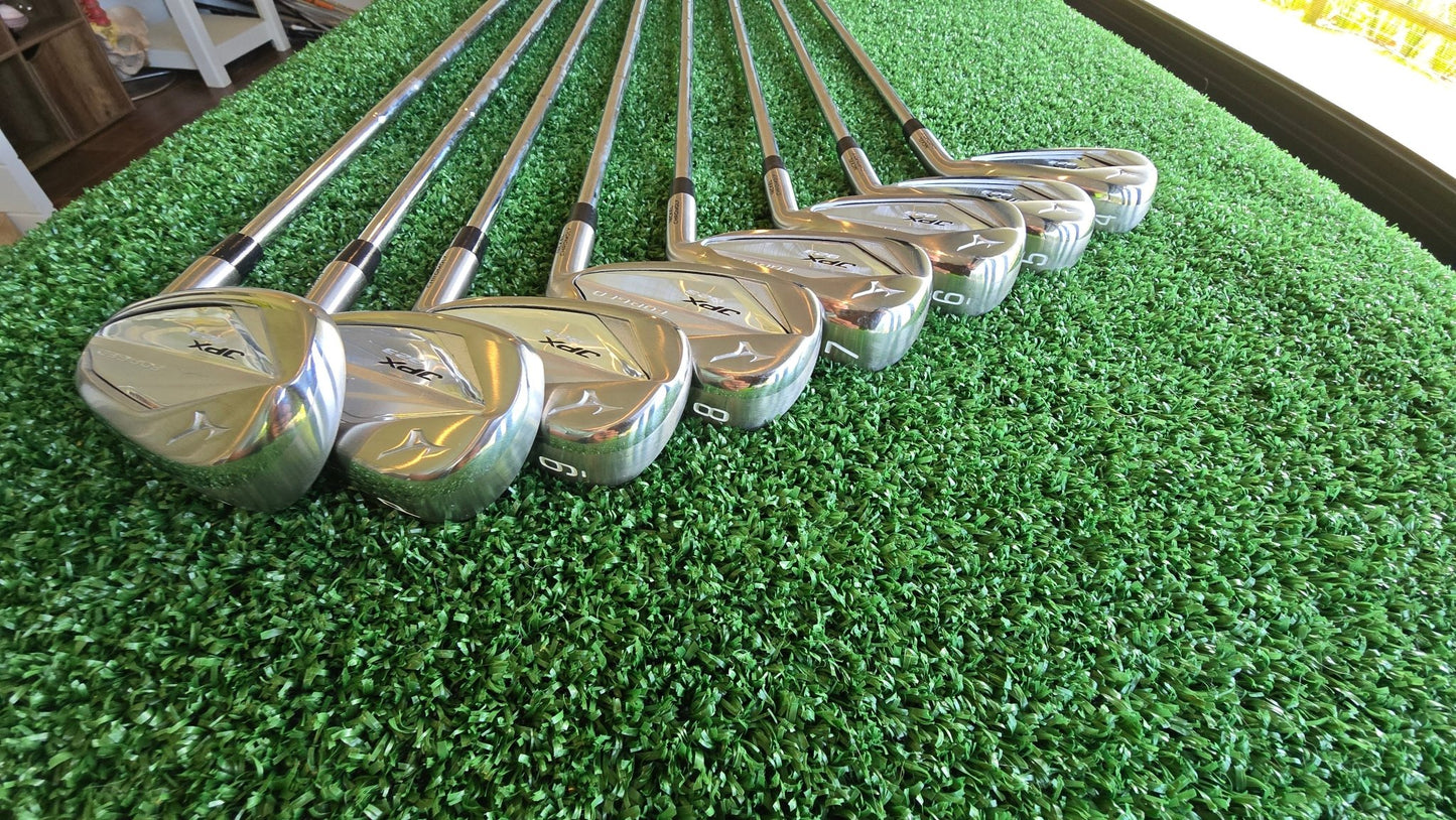 Mizuno JPX ‘Replica Forged’ Iron Set – 4 to PW (8 Clubs)Replica  – Brand New